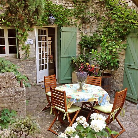 Au Coeur De La Cite Medievale Bed and Breakfast Vaison-la-Romaine Exteriör bild