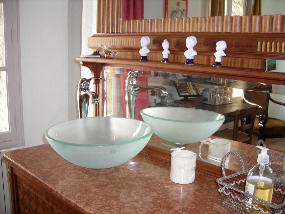 Au Coeur De La Cite Medievale Bed and Breakfast Vaison-la-Romaine Exteriör bild